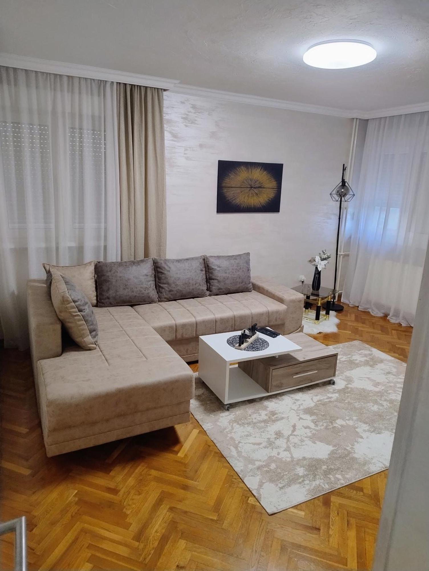 Vemiur Apartment Cacak Ngoại thất bức ảnh